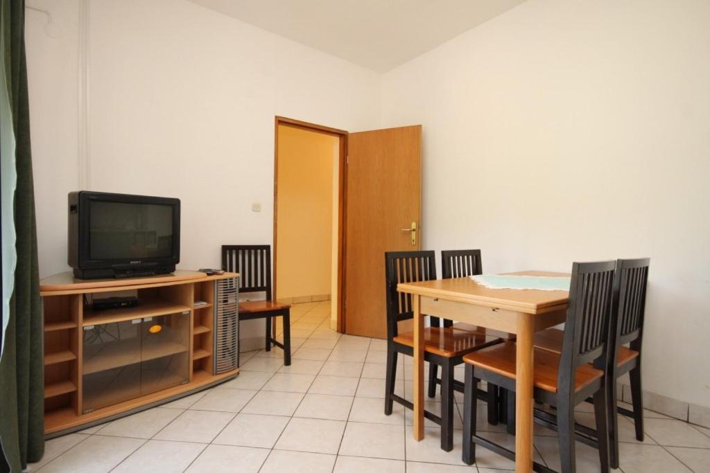 Apartments With A Parking Space Sali, Dugi Otok - 8172 Luaran gambar